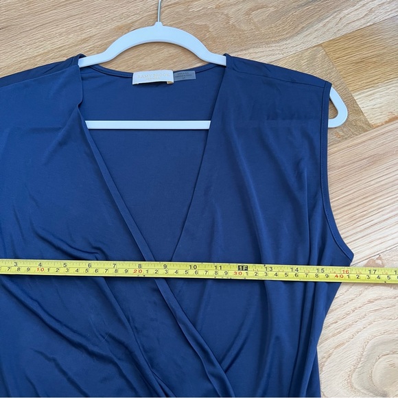 RAMY BROOK navy ruched sleeveless blouse v neck soft silky luxury staple - Picture 5 of 6